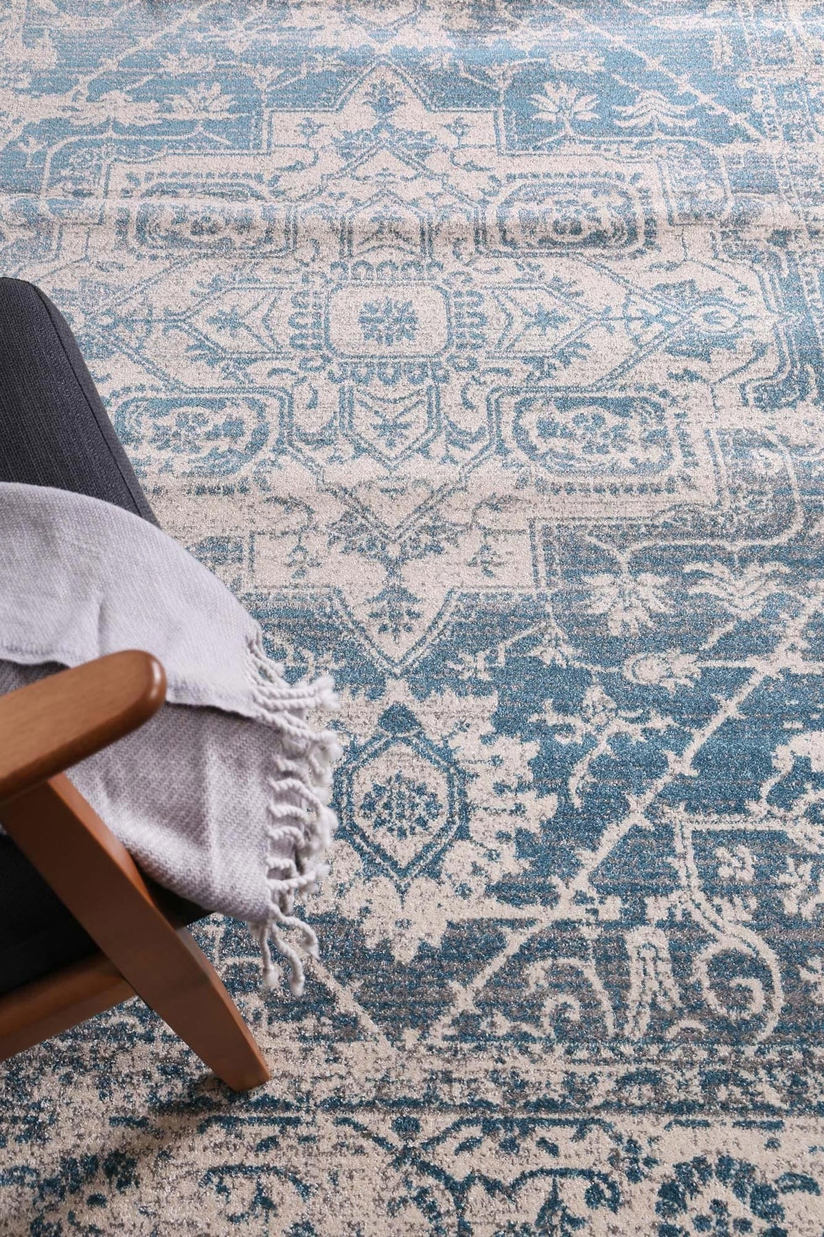 Dainty Audrey Ivory & Blue Rug