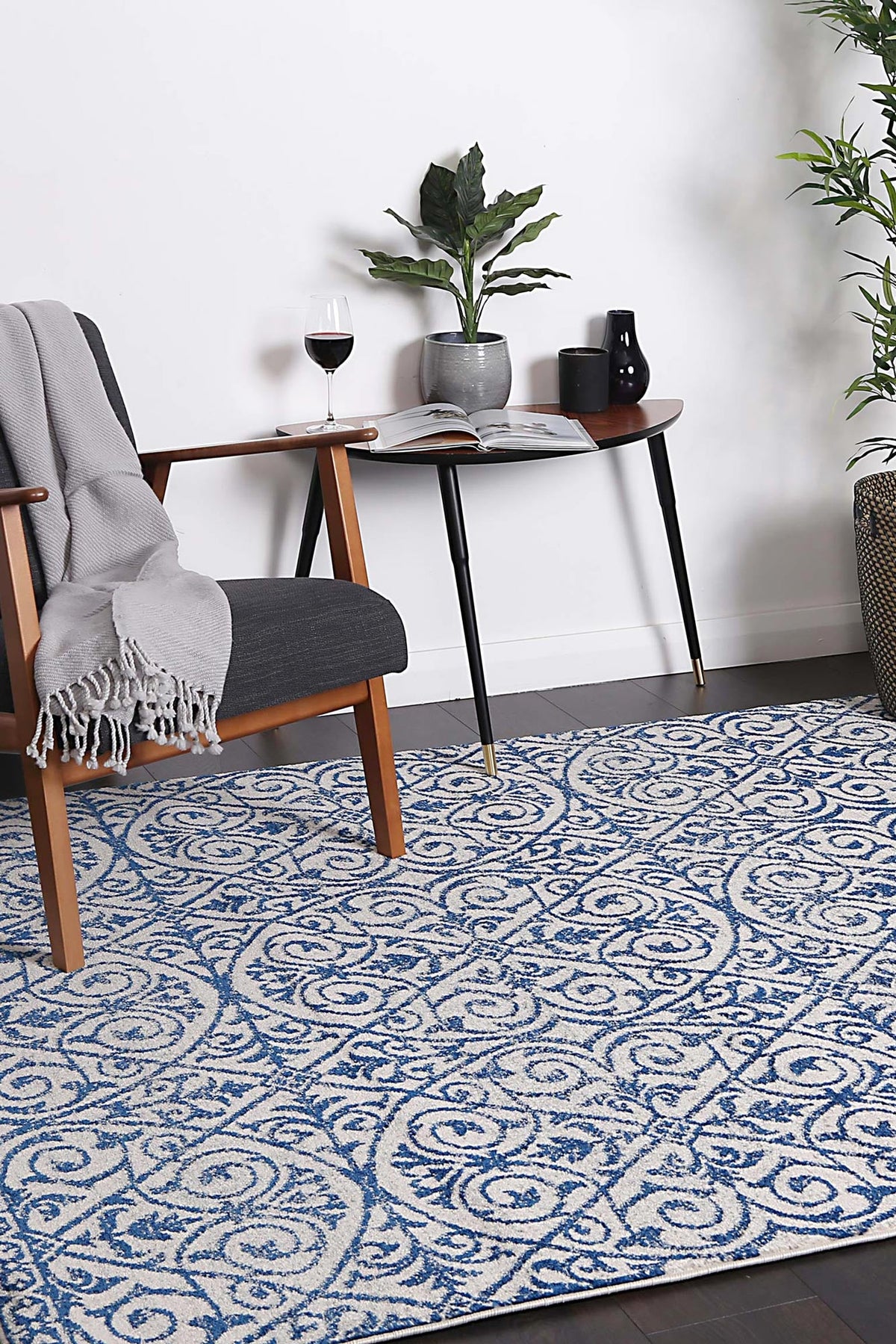 Dainty Katherine Blue & Ivory Rug