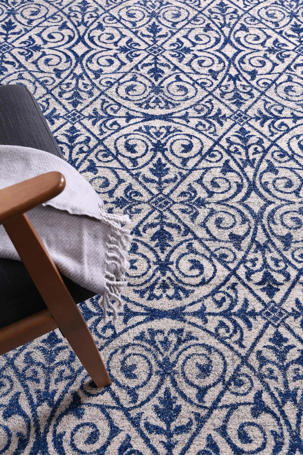 Dainty Katherine Blue & Ivory Rug