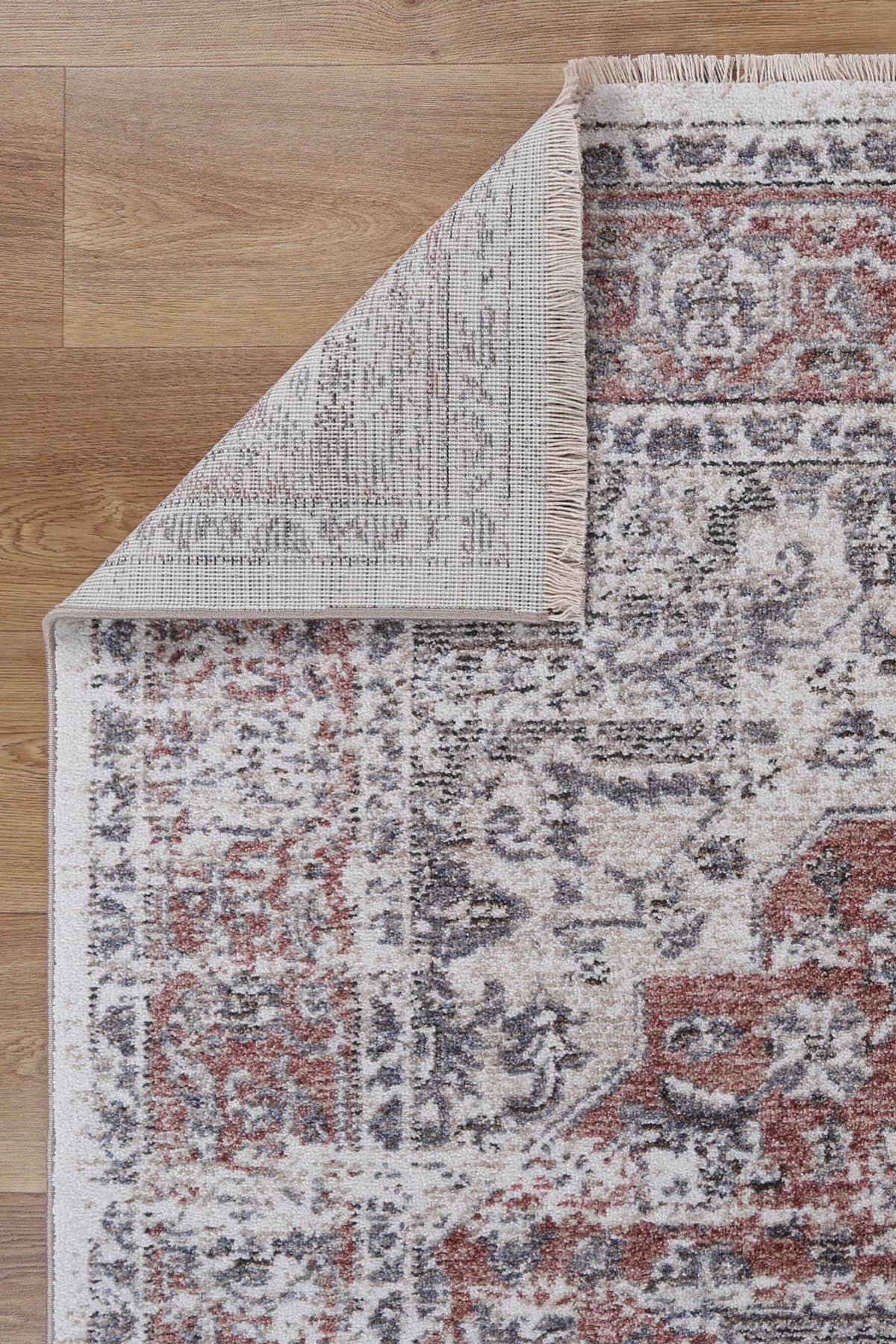 Savannah Otrar Multi Traditional Soft Rug