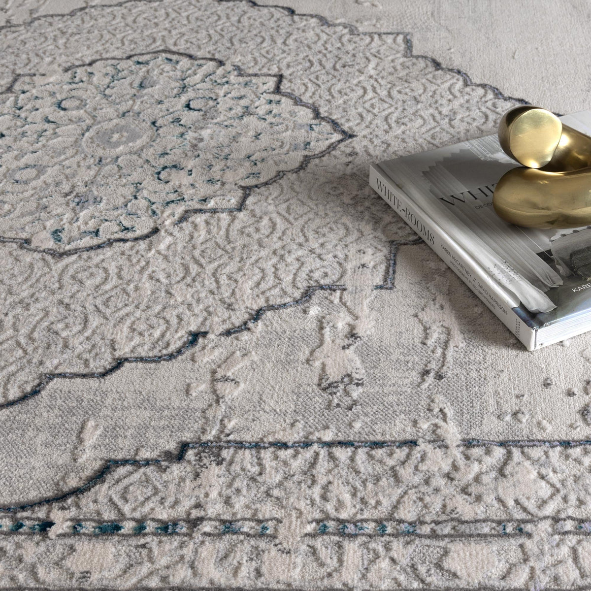 V001: Legacy Oriental Grey Blue Rug