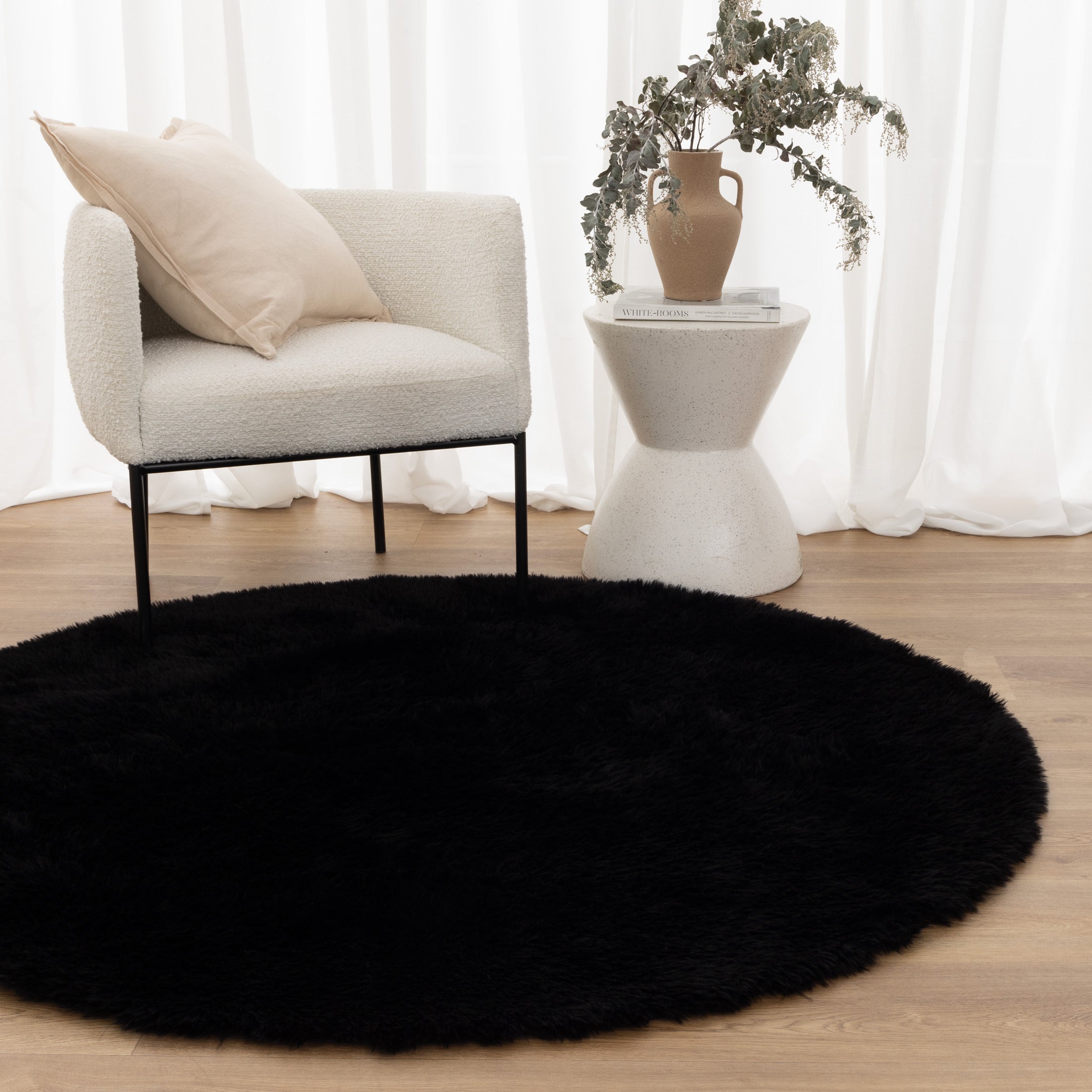 Lyla Machine Washable Shaggy Black Round Rug