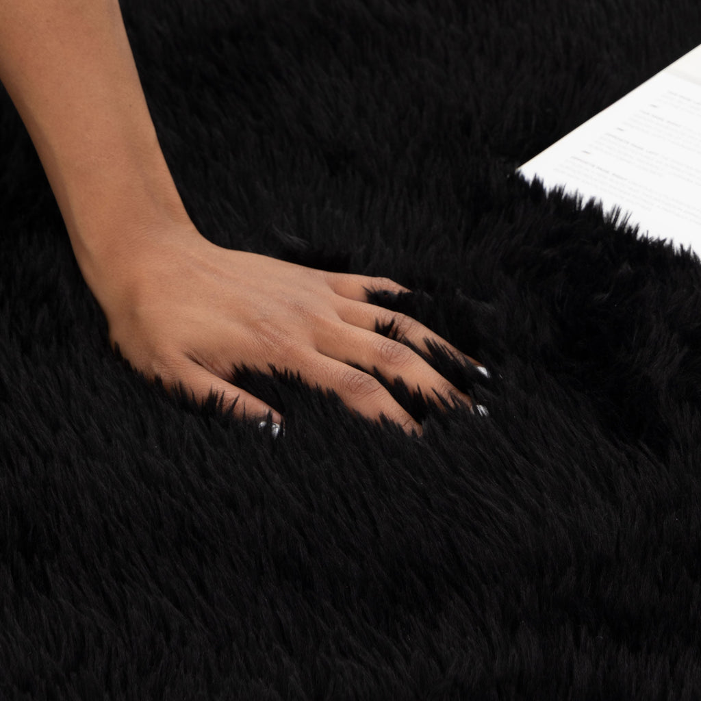 Lyla Machine Washable Shaggy Black Rug
