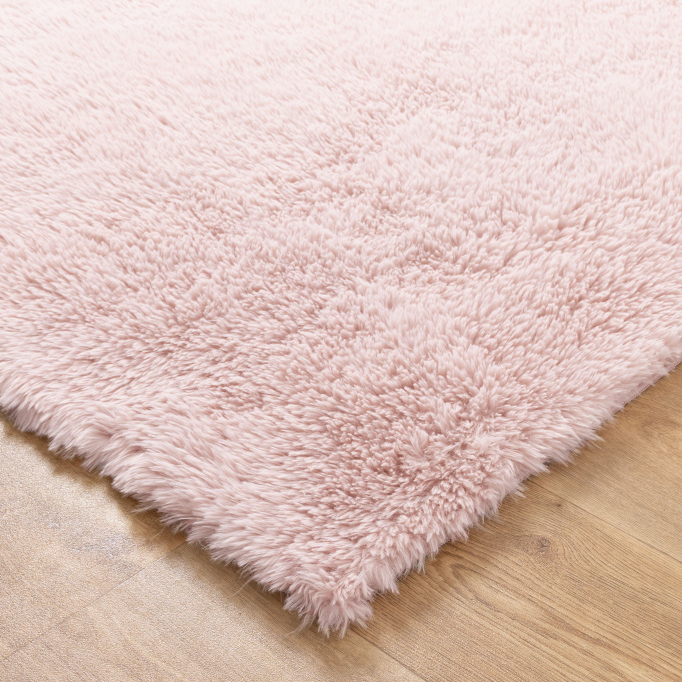 Lyla Machine Washable Shaggy Blush Runner