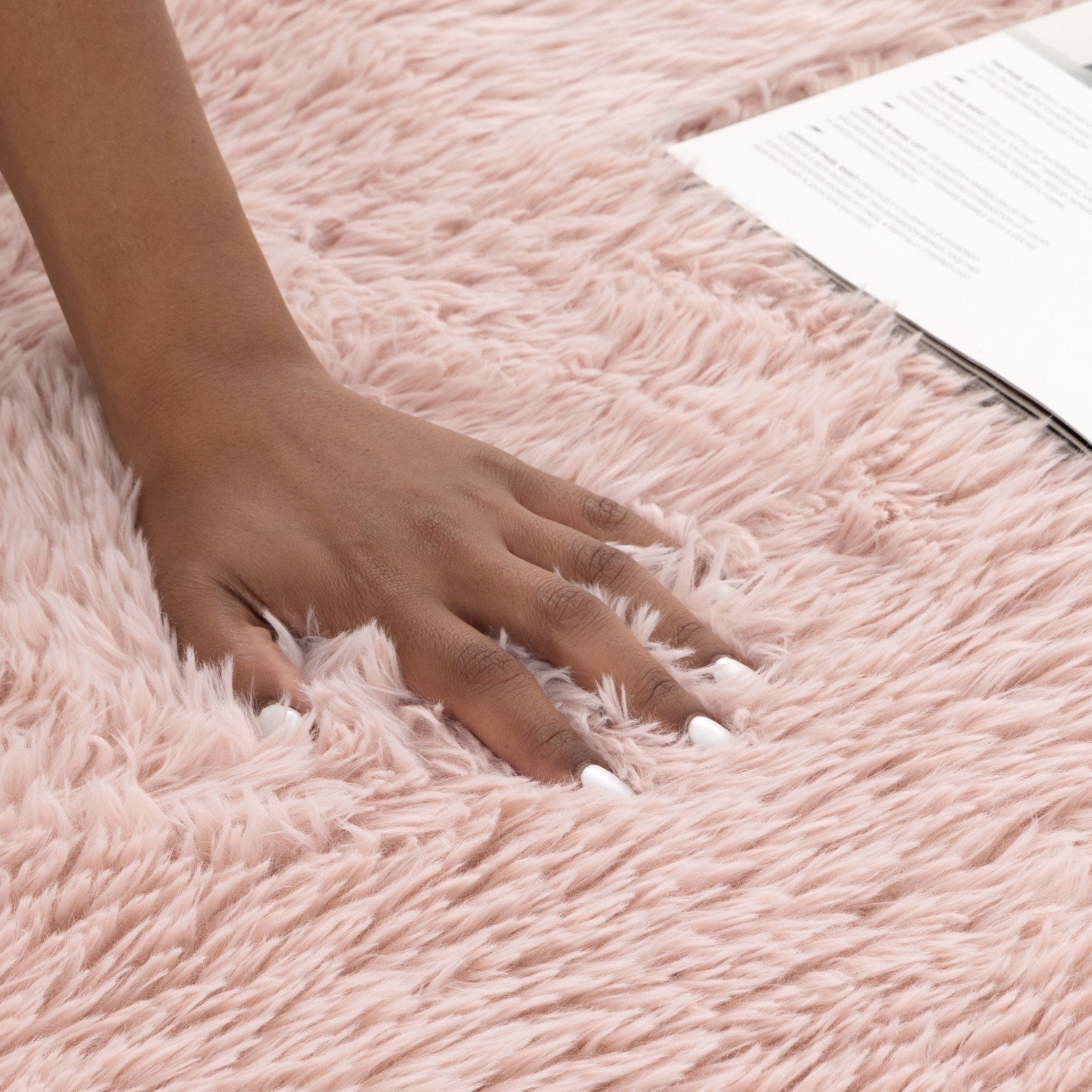 Lyla Machine Washable Shaggy Blush Runner