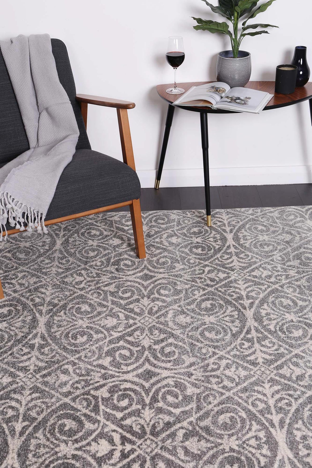 Dainty Katherine Grey & Ivory Rug