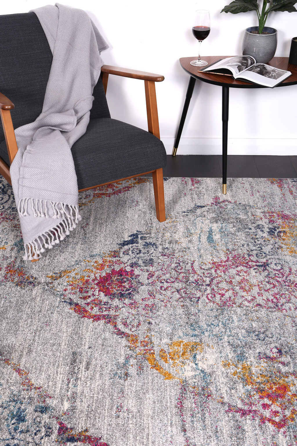 Delicate Ornate Multi-Coloured Rug