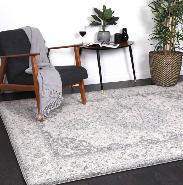 Dainty Traditional Grey Rug