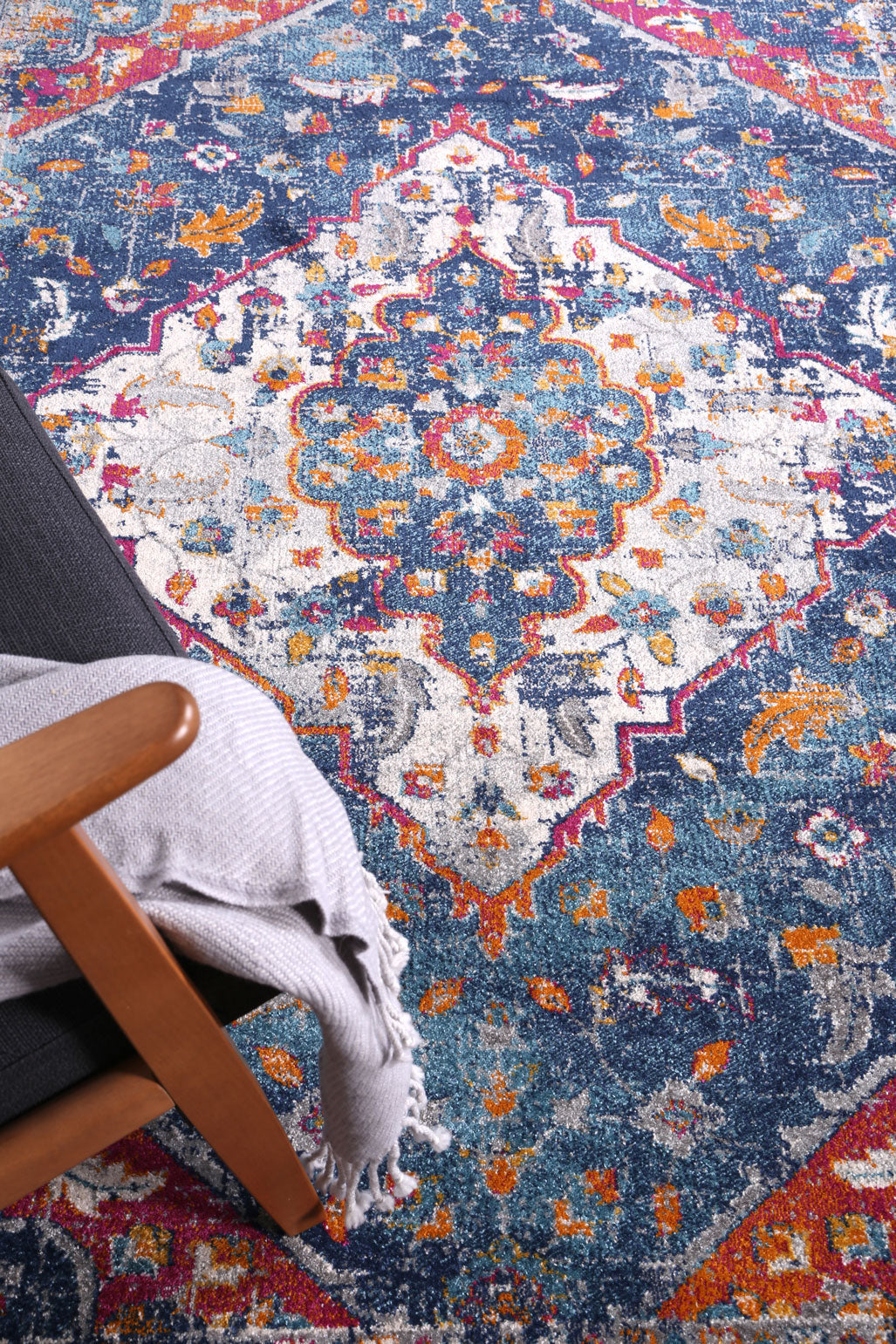 Dainty Medalion Multi Coloured Rug