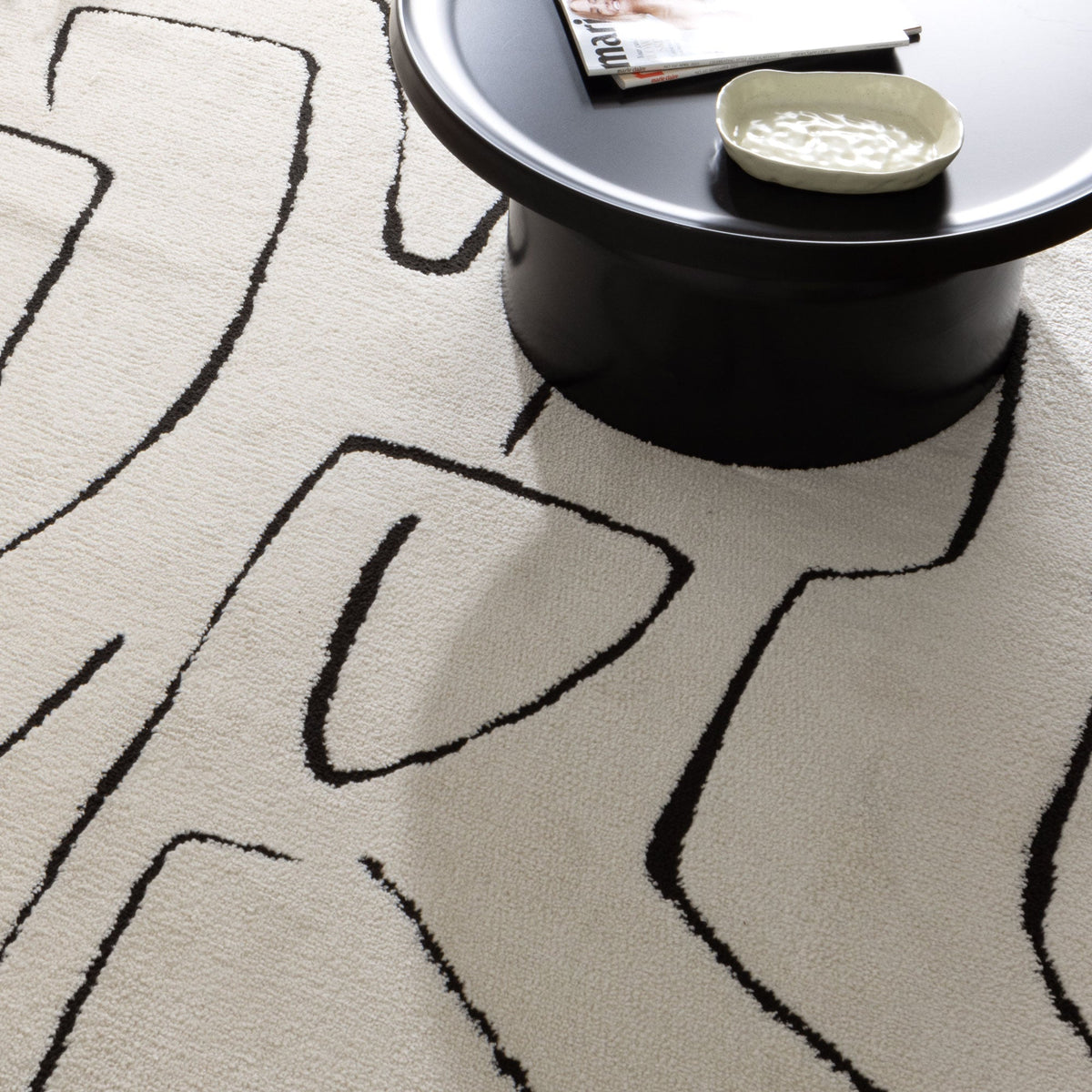 Nila Modern Lines Cream and Black Rug - MIL6