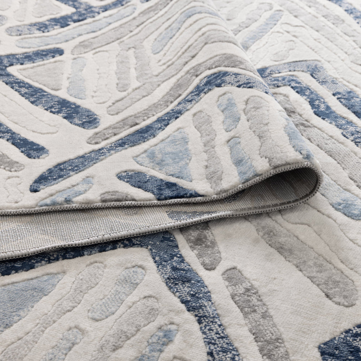Garnet Diamond Blue Grey Rug