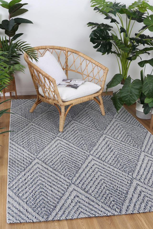 Vanuatu Isle Naka Charcoal Geometric Flatweave Rug