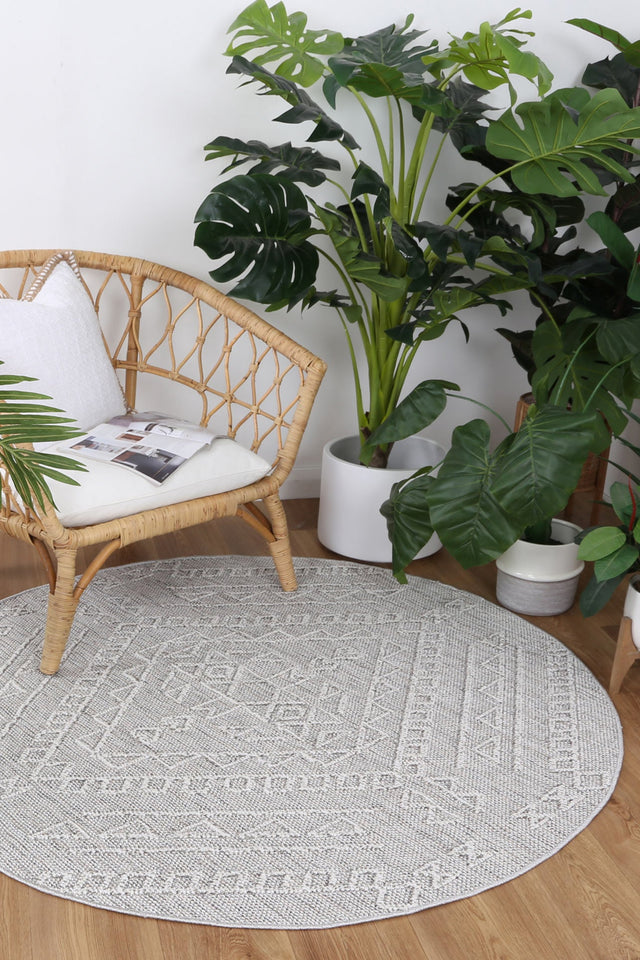 Vanuatu Isle Kaua Ash Tribal Round Flatweave Rug