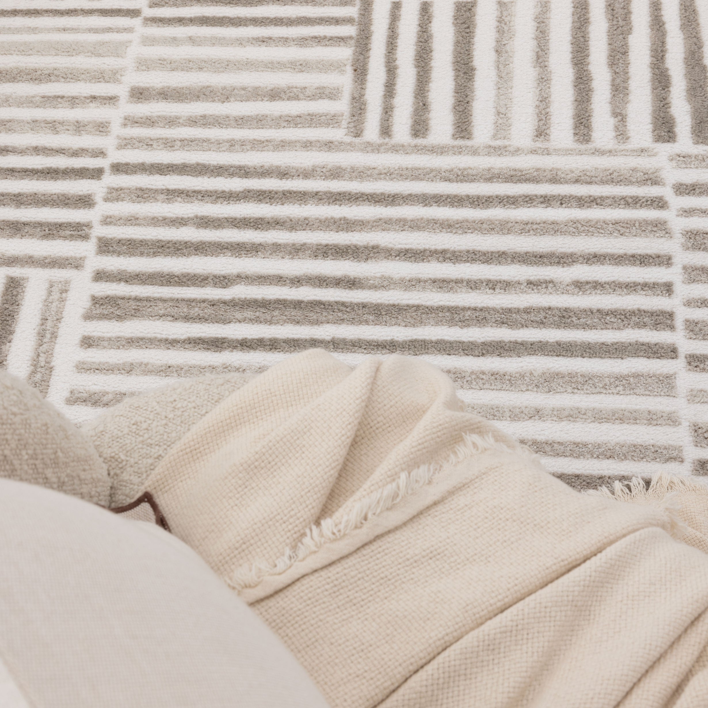 Wellington Geometric Lines Beige Rug - W003