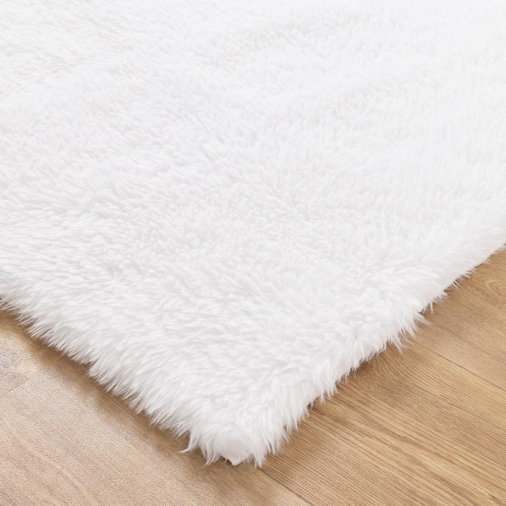 Lyla Machine Washable Shaggy White Rug