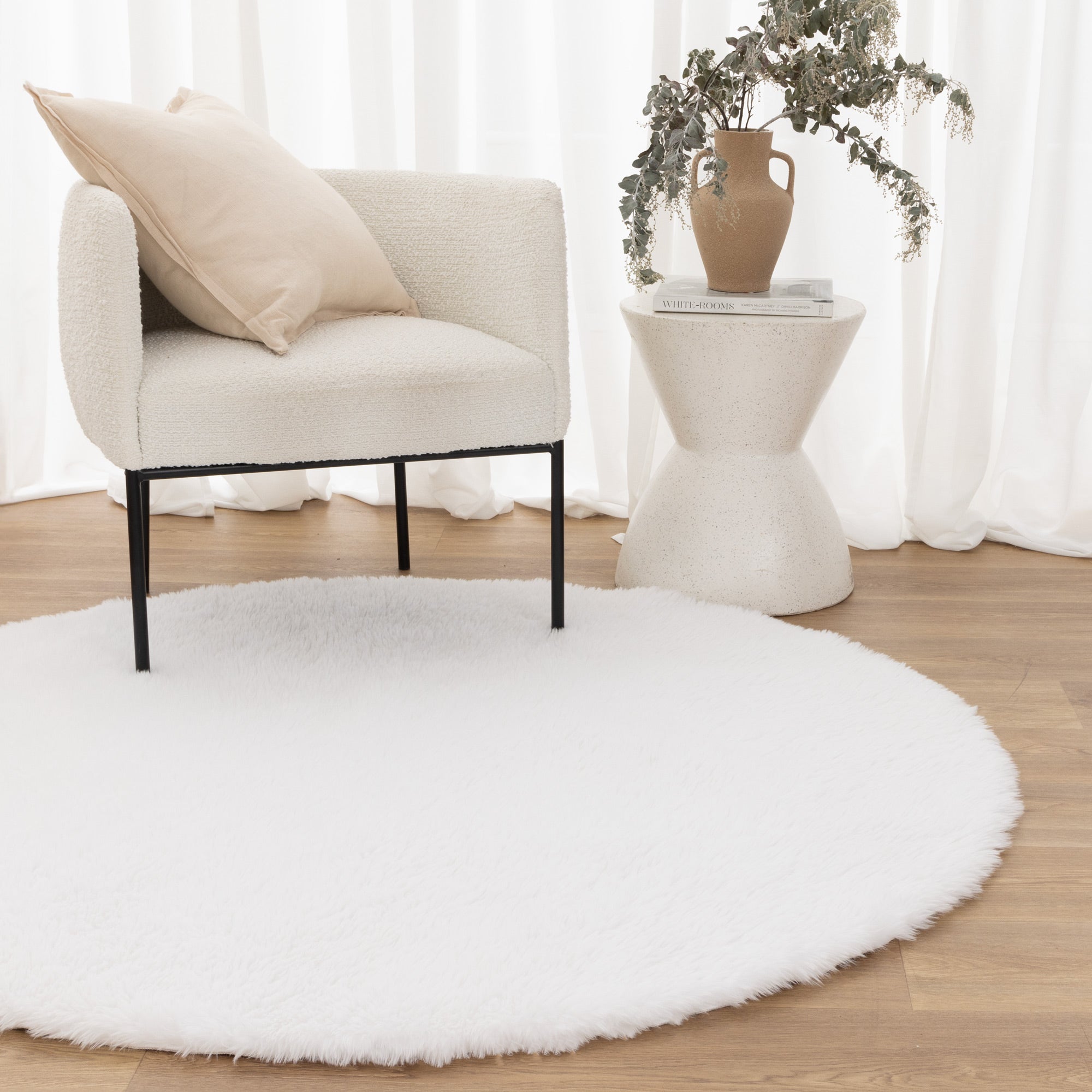 Lyla Machine Washable Shaggy White Round Rug