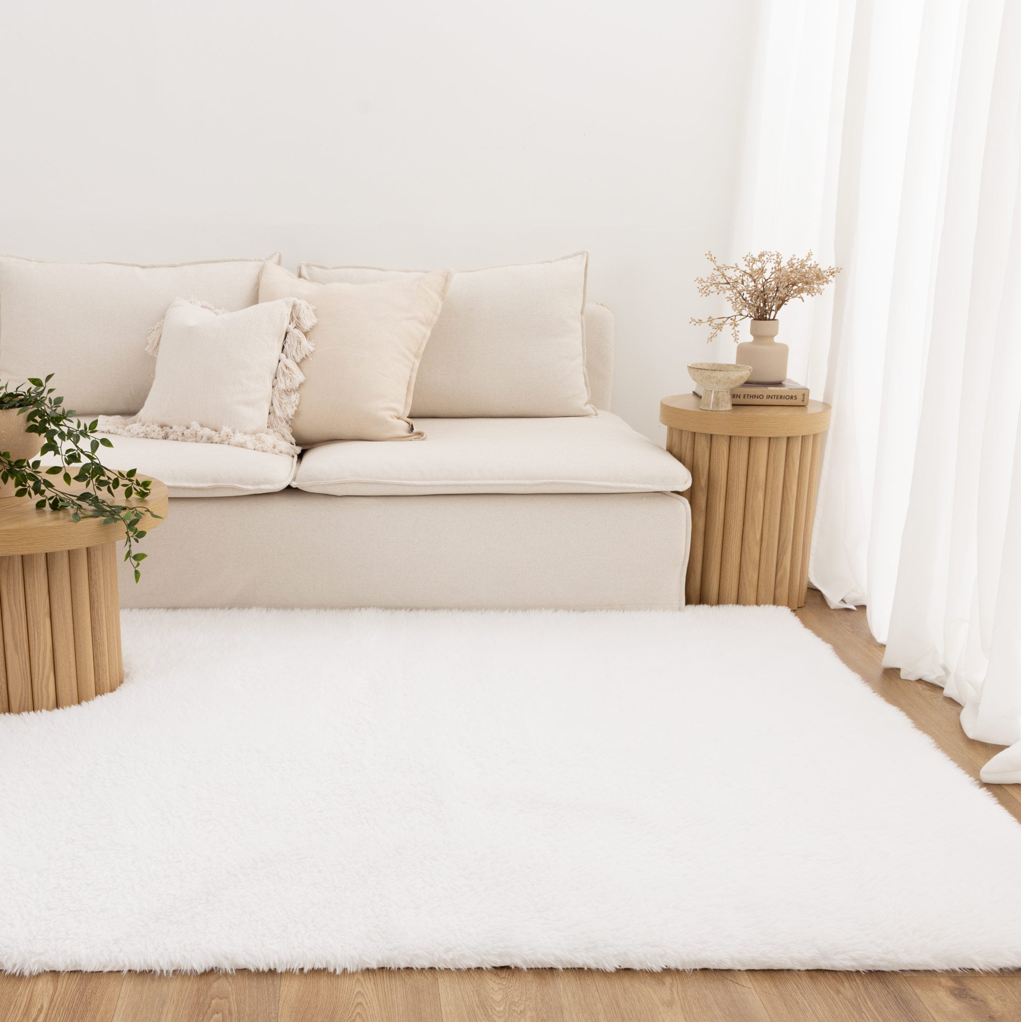 Lyla Machine Washable Shaggy White Rug