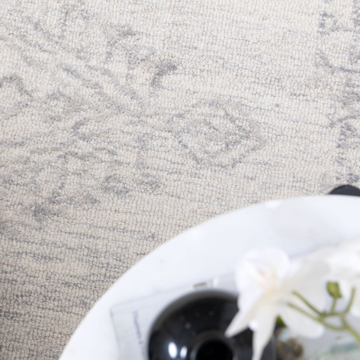Zola Orient Ivory Wool Rug